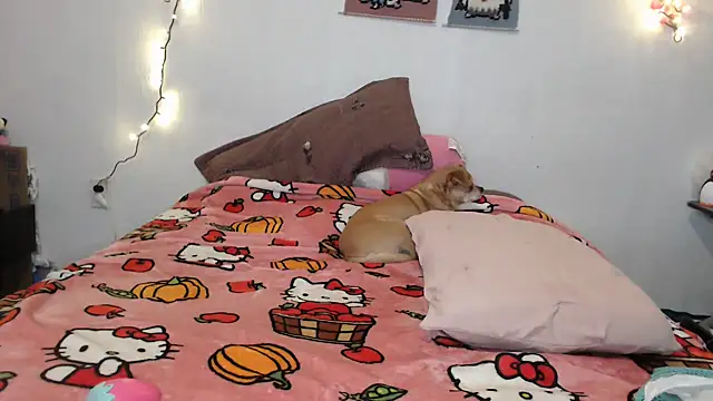 Cupcakecutie449 online show from 10-29-25, 07:21