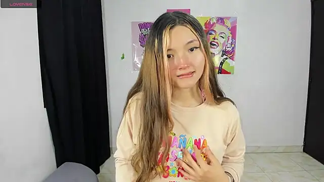 Alice bloom  online show from 11-14-25, 02:10