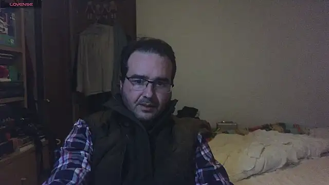 curiosillo83 online show from 02-03-25, 03:38