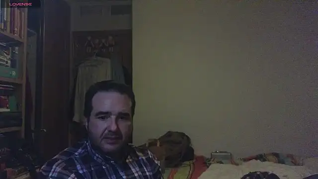 curiosillo83 online show from 02-04-25, 02:07