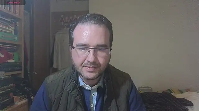 curiosillo83 online show from 02-05-25, 06:15