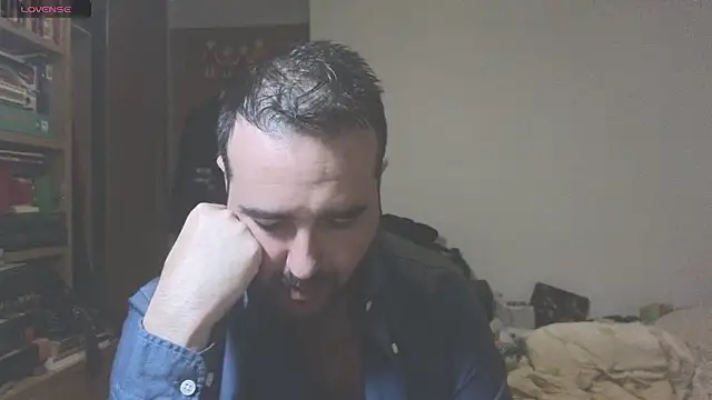 curiosillo83 online show from 02-17-25, 07:53