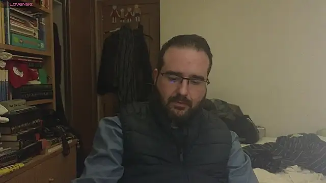 curiosillo83 online show from 02-26-25, 07:38