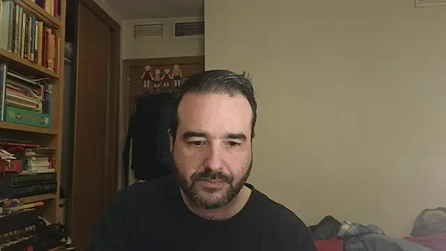 curiosillo83 online show from 11-22-25, 04:39