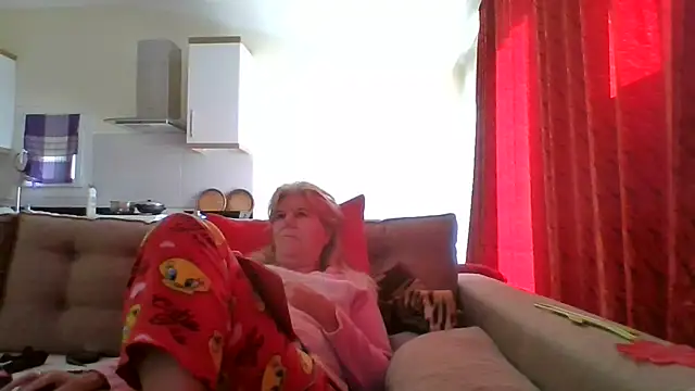 TrustfulVampire1 online show from 11-15-25, 06:22