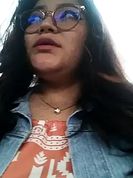 Snapshot of Sakura_0505 chatting on 02-06-25, 09:49 Sakura 0505 online show from 02-06-25, 09:49