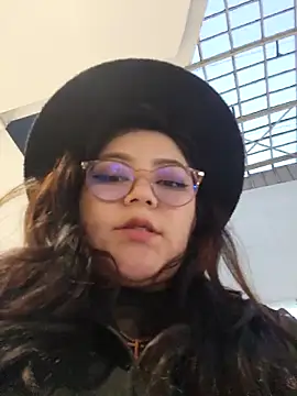 Snapshot of Sakura_0505 chatting on 02-26-25, 11:26 Sakura 0505 online show from 02-26-25, 11:26