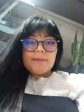 Snapshot of Sakura_0505 chatting on 11-15-25, 08:38 Sakura 0505 online show from 11-15-25, 08:38