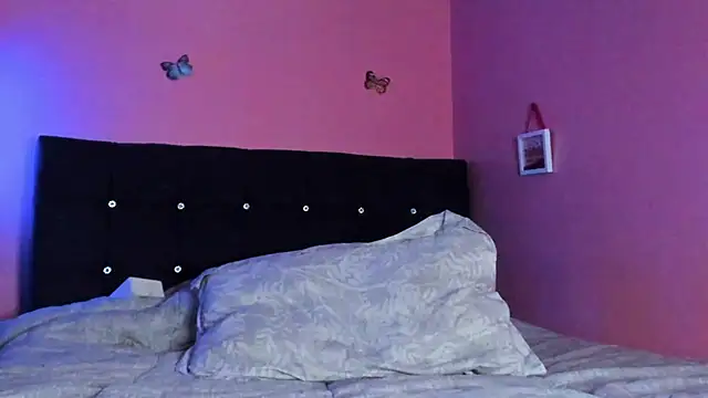 Snapshot of Miis_sara_ chatting on 03-18-25, 08:48 Miis sara online show from 03-18-25, 08:48