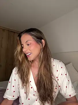 Snapshot of Bella_cutte_ chatting on 11-06-25, 01:17 Bella cutte online show from 11-06-25, 01:17