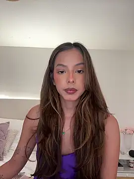 Snapshot of Bella_cutte_ chatting on 12-17-25, 11:55 Bella cutte online show from 12-17-25, 11:55