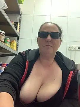 Snapshot of eroticjessitop chatting on 03-17-25, 10:38 eroticjessitop online show from 03-17-25, 10:38
