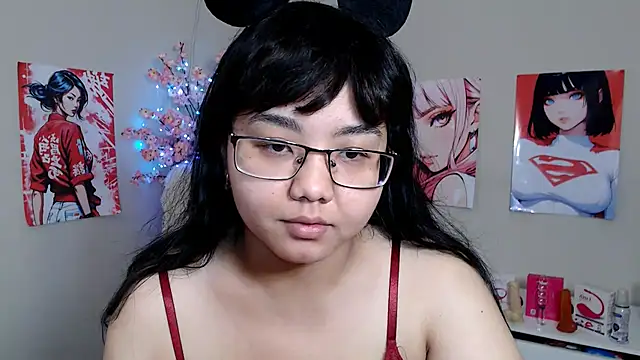 Snapshot of Moertomlly chatting on 11-08-25, 04:12 Moertomlly online show from 11-08-25, 04:12