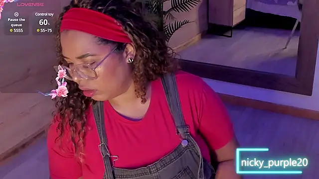 Snapshot of _nickypurple_ chatting on 01-31-25, 12:18 nickypurple online show from 01-31-25, 12:18