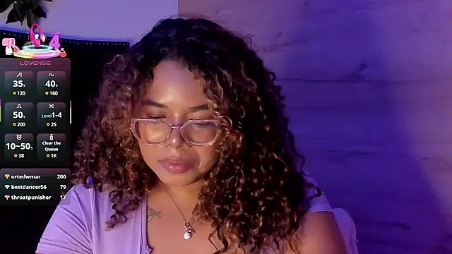 Snapshot of _nickypurple_ chatting on 03-10-25, 06:23 nickypurple online show from 03-10-25, 06:23