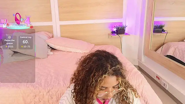 Snapshot of _nickypurple_ chatting on 10-19-25, 03:23 nickypurple online show from 10-19-25, 03:23