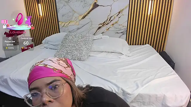 Snapshot of _nickypurple_ chatting on 11-02-25, 03:47 nickypurple online show from 11-02-25, 03:47