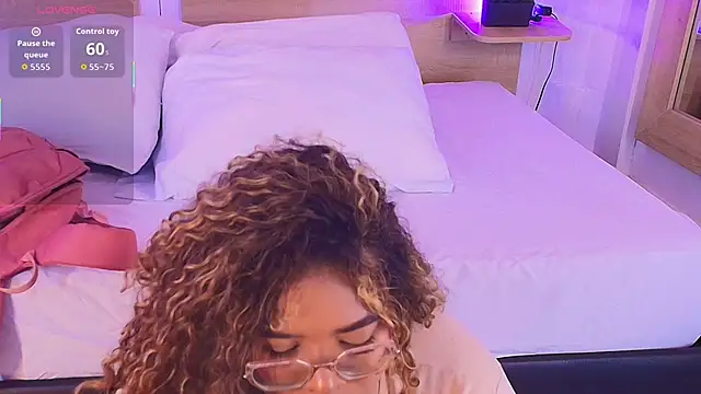 Snapshot of _nickypurple_ chatting on 11-17-25, 06:14 nickypurple online show from 11-17-25, 06:14