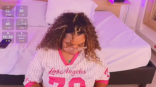 Snapshot of _nickypurple_ chatting on 11-20-25, 07:13 nickypurple online show from 11-20-25, 07:13