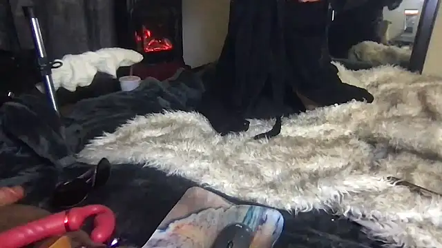 TiffaneyLove online show from 11-30-25, 11:53