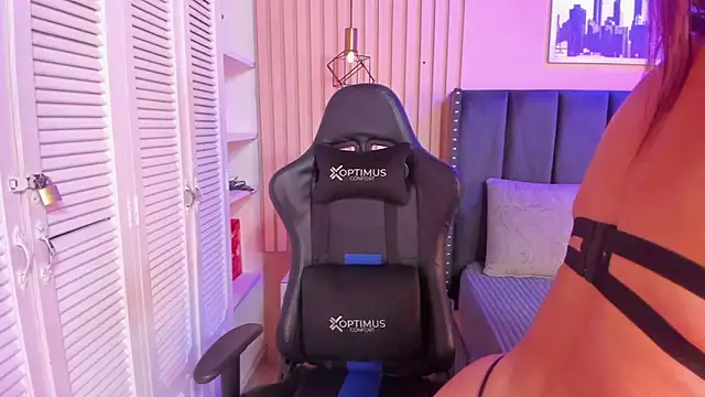 ashlye miller  online show from 01-14-25, 03:43