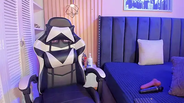 ashlye miller  online show from 01-07-26, 04:26