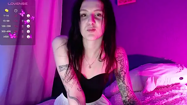 NiaEllis online show from 10-10-25, 05:56
