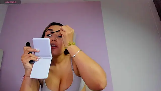 Snapshot of Mhia_palmer chatting on 01-17-26, 12:21 Mhia palmer online show from 01-17-26, 12:21