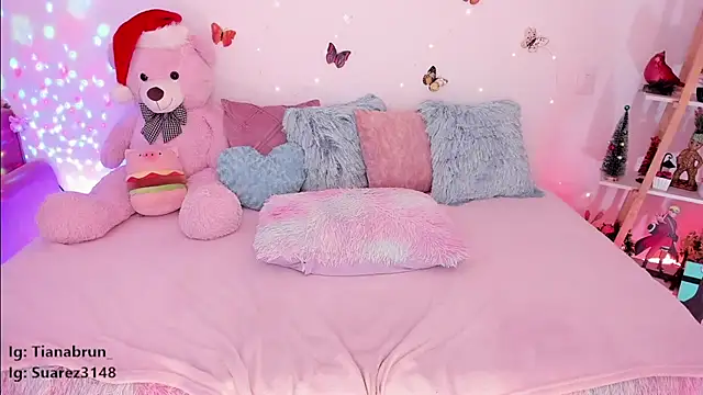 Zara uwu  online show from 12-10-24, 01:11