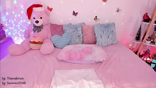 Zara uwu  online show from 12-22-24, 02:06