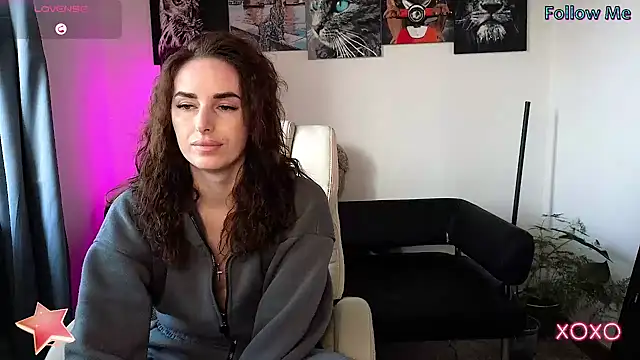 Snapshot of xx_adrihanna_xx chatting on 02-14-25, 06:12 xx adrihanna xx online show from 02-14-25, 06:12