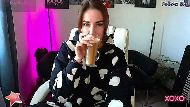 Snapshot of xx_adrihanna_xx chatting on 03-07-25, 06:24 xx adrihanna xx online show from 03-07-25, 06:24