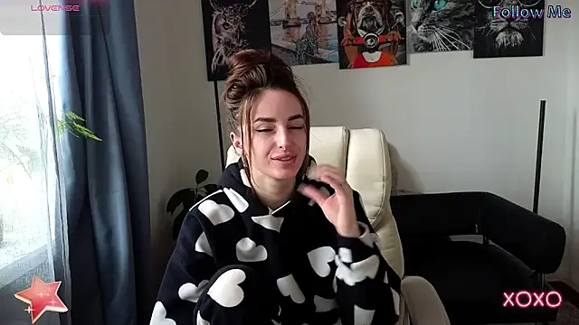 Snapshot of xx_adrihanna_xx chatting on 03-15-25, 07:53 xx adrihanna xx online show from 03-15-25, 07:53