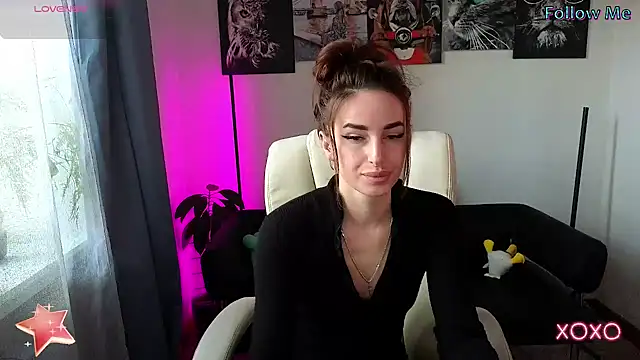 Snapshot of xx_adrihanna_xx chatting on 03-19-25, 01:40 xx adrihanna xx online show from 03-19-25, 01:40