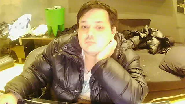 Bebemickey75 online show from 11-16-25, 08:47