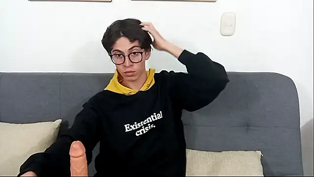 Snapshot of Norehg chatting on 10-11-25, 08:24 Norehg online show from 10-11-25, 08:24