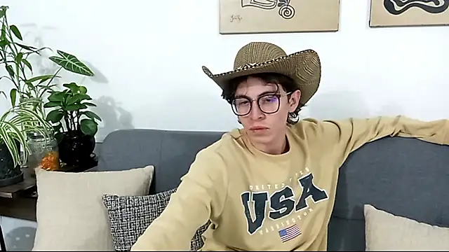 Snapshot of Norehg chatting on 10-15-25, 10:04 Norehg online show from 10-15-25, 10:04