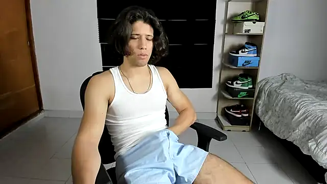 imtonny19 online show from 01-09-25, 03:04