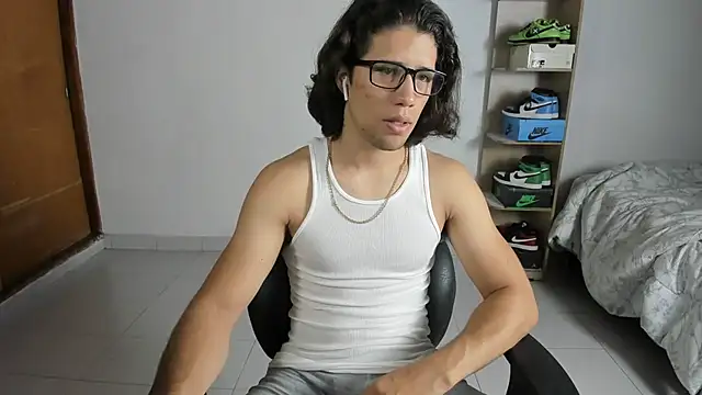 imtonny19 online show from 02-05-25, 12:31