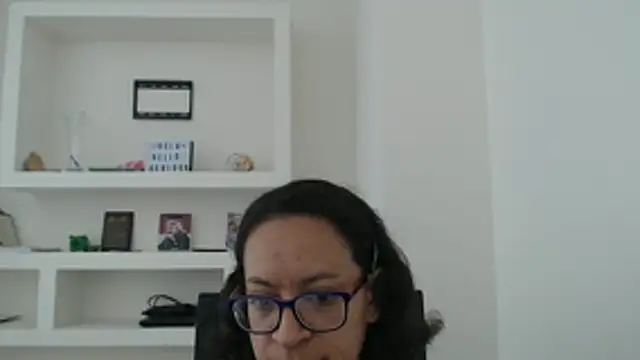 Snapshot of evelin_king chatting on 10-25-25, 03:18 evelin king online show from 10-25-25, 03:18