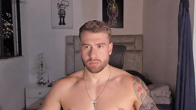 Snapshot of paul_rogerr chatting on 10-15-25, 02:33 paul rogerr online show from 10-15-25, 02:33