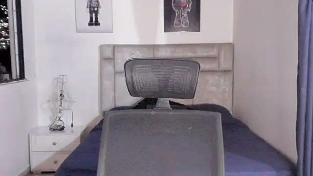 Snapshot of paul_rogerr chatting on 11-06-25, 12:00 paul rogerr online show from 11-06-25, 12:00