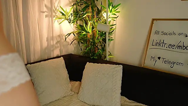 Snapshot of mbcaanna chatting on 01-31-25, 11:13 mbcaanna online show from 01-31-25, 11:13