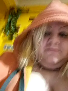 Snapshot of ducicsajsziii chatting on 01-28-25, 08:15 ducicsajsziii online show from 01-28-25, 08:15