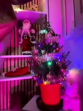 Snapshot of sofiah_ chatting on 12-20-25, 04:14 sofiah online show from 12-20-25, 04:14