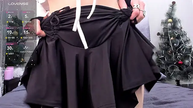 Snapshot of JuliaVangg_19 chatting on 01-14-25, 01:36 JuliaVangg 19 online show from 01-14-25, 01:36