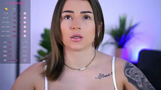 Snapshot of AishaCarter chatting on 10-31-25, 05:47 AishaCarter online show from 10-31-25, 05:47