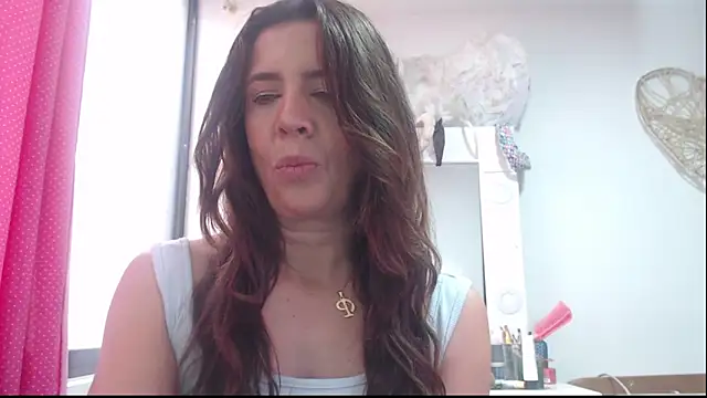 Victoria meester online show from 01-26-25, 02:30