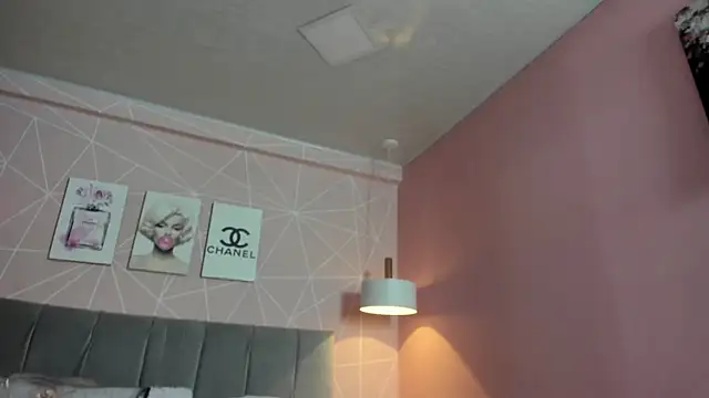 dolly zoe online show from 10-10-25, 04:33