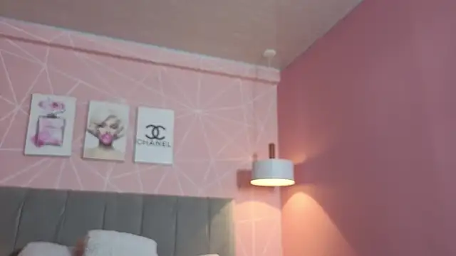 dolly zoe online show from 10-15-25, 02:11